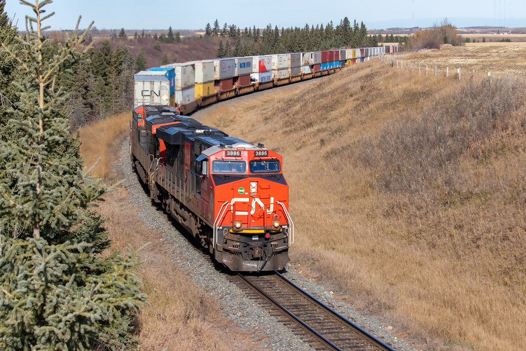 CN Z115 Duhamel, AB CN Z115 climbs up the hill from Ferl… Flickr