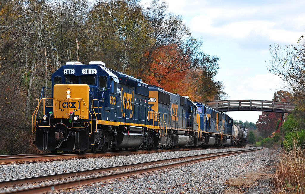 CSXT 8013 South Q539 heads south at Binfield, TN, between … Flickr