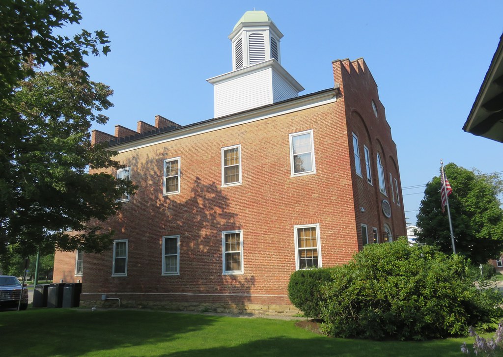 Old Cattaraugus County Courthouse (Ellicottville, New York… Flickr