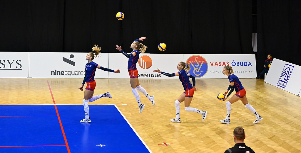 DSC_10981104 KATA TÖRÖK Outside hitter/spiker or wing hit… Flickr