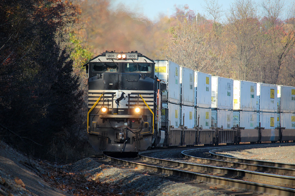 NS 21G at the Brickyard, Altoona PA An ACe leads 21G past … Flickr