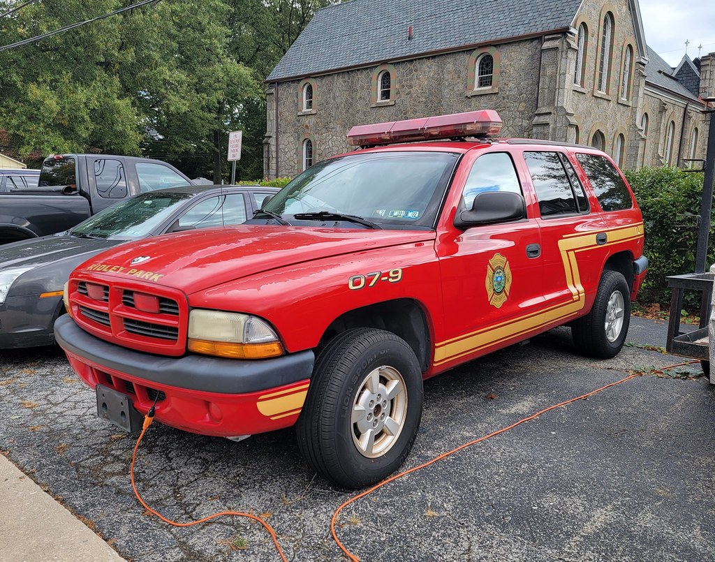 Ridley Park PA Fire Dept 2001 Dodge Durango (1) rwcar4 Flickr