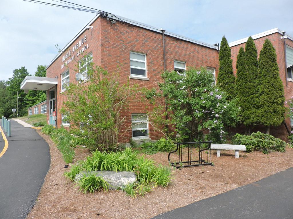 Goffstown, NH Maple Avenue Elementary School Austin Dodge Flickr