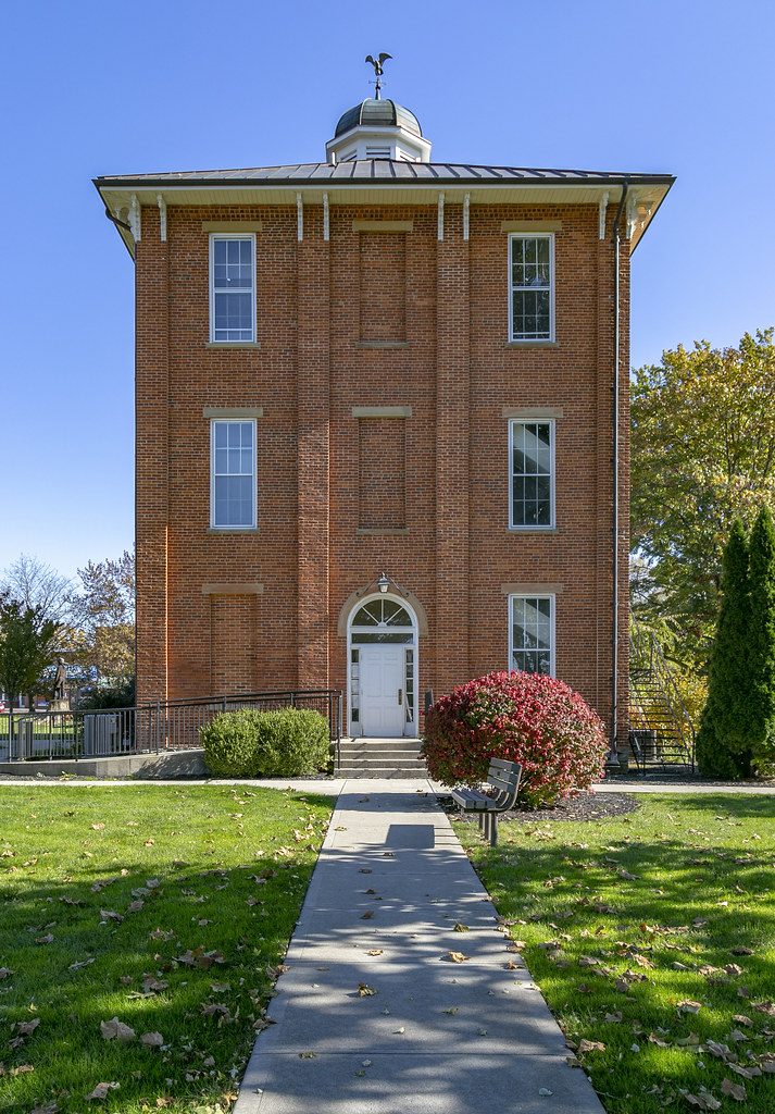 Berkshire Township Hall (Sunbury Institute) — Sunbury, Ohi… Flickr