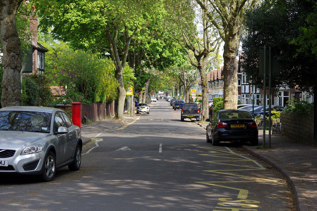 Nottingham, Wollaton Harrow Road looking east (Eton Gr… Flickr