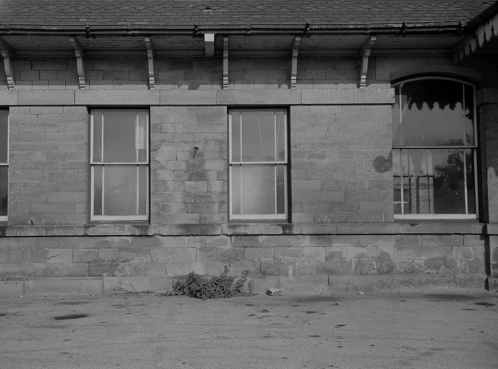 Bakewell station The outside of the Bakewell station build… Flickr