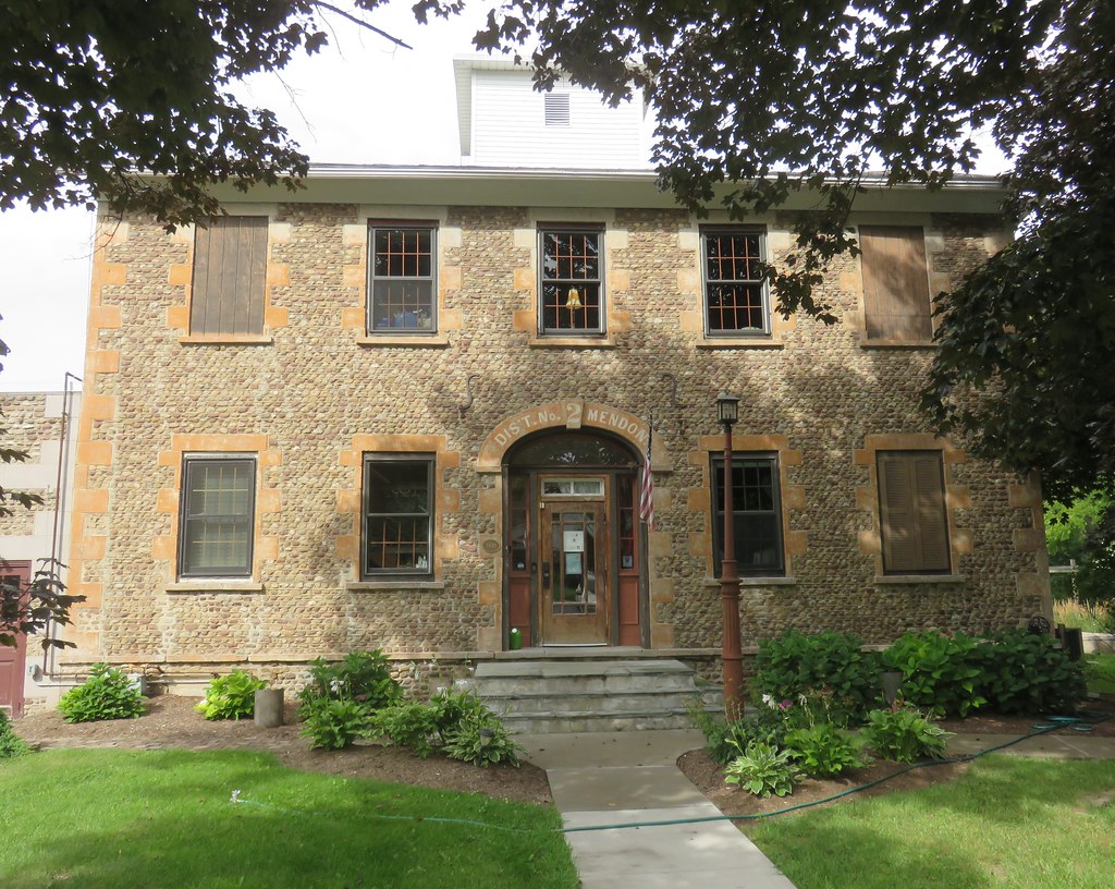 Old Mendon Academy (Mendon, New York) The Mendon Cobblesto… Flickr
