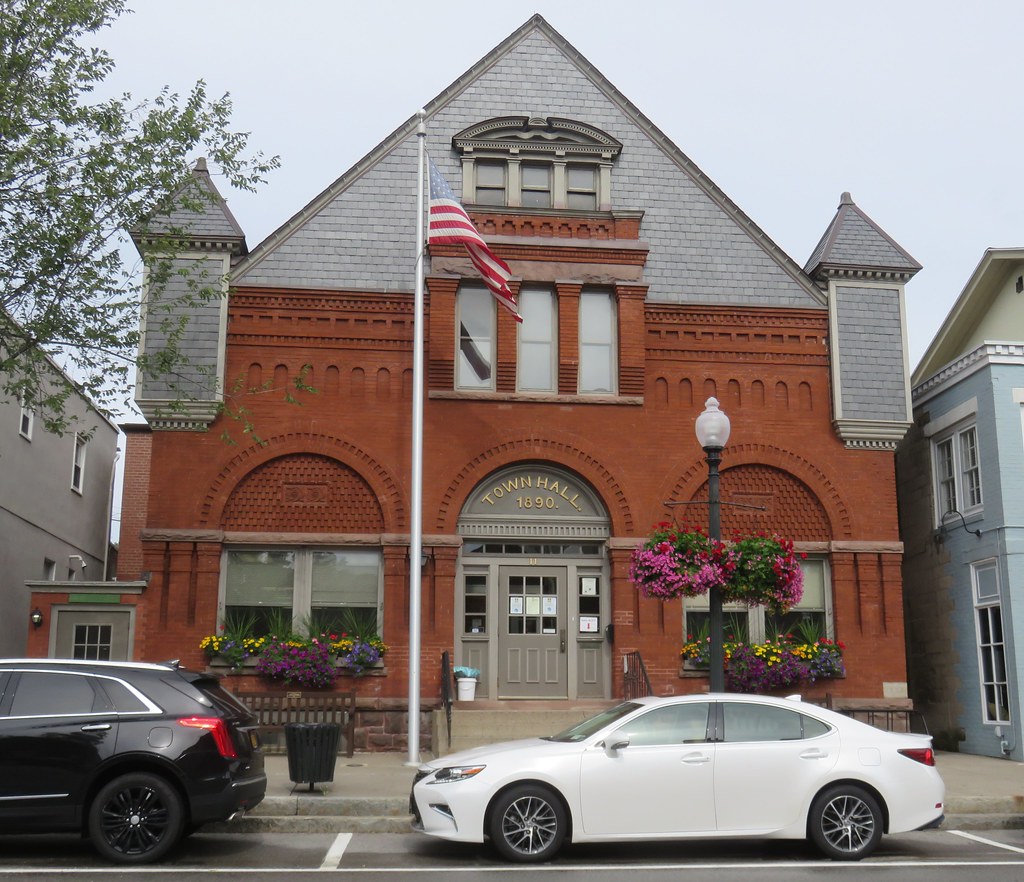 Pittsford Town Hall (Pittsford, New York) Built in 1890, t… Flickr