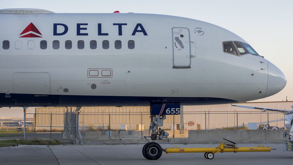 Delta Airlines 757200 N655DL Stanley Ip YYZ weekend planes spotter