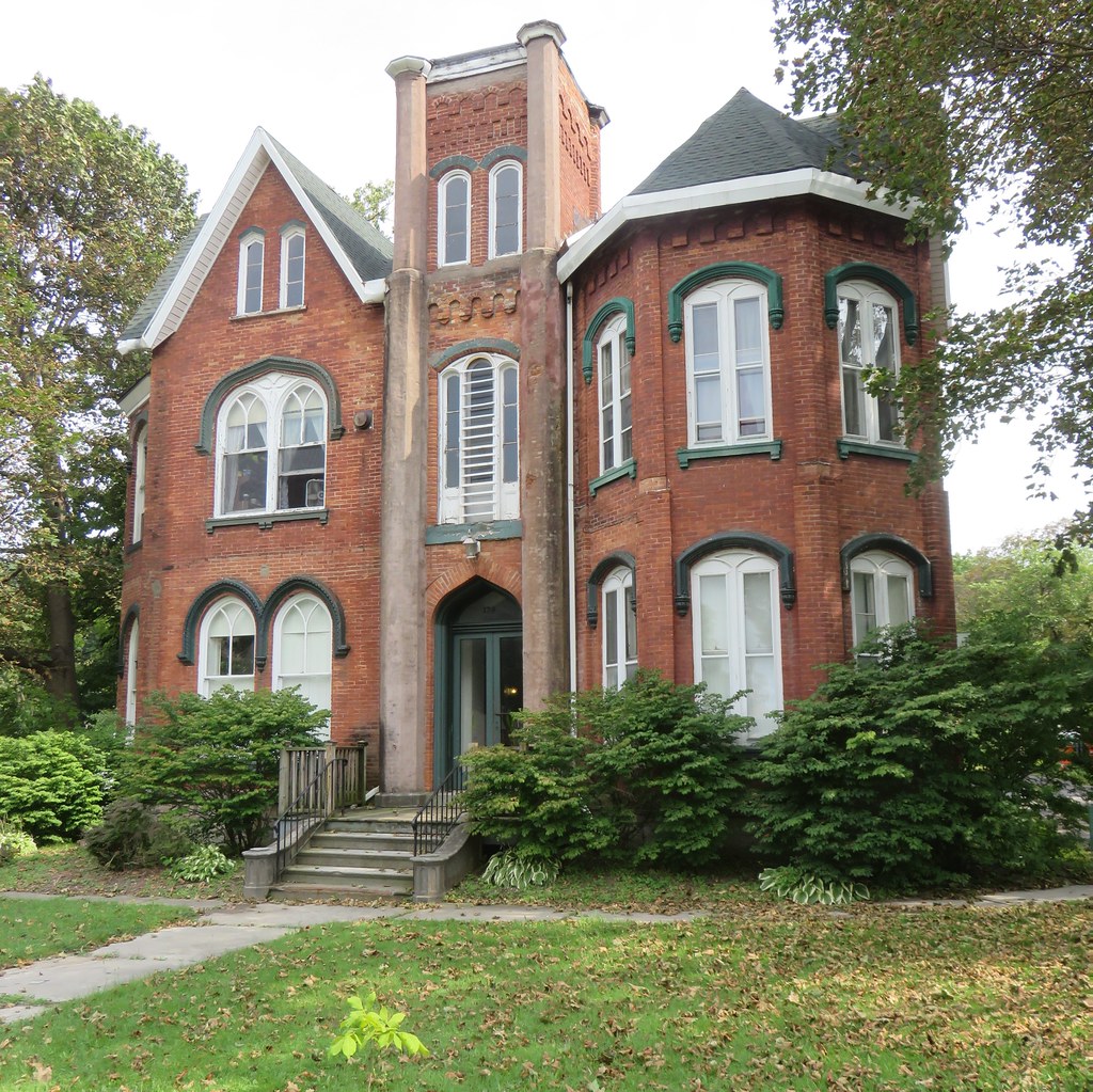 Gothic Revival House (Auburn, New York) Auburn, New York i… Flickr