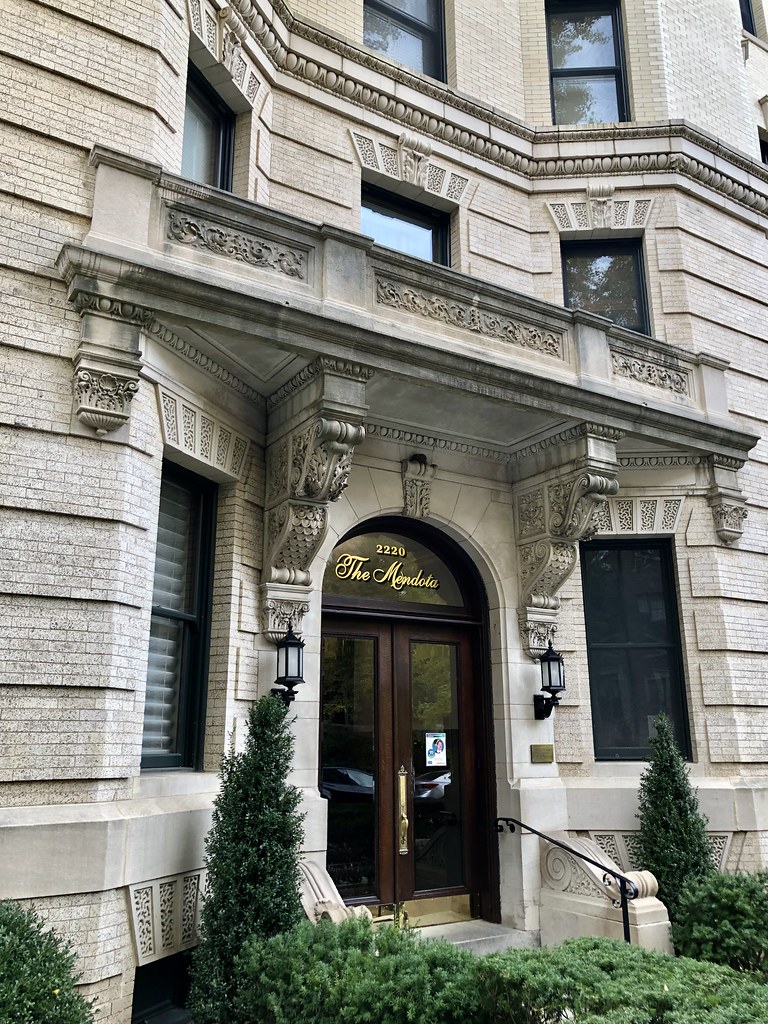 Entrance to The Mendota apartments, 19th Street NW, Kalora… Flickr