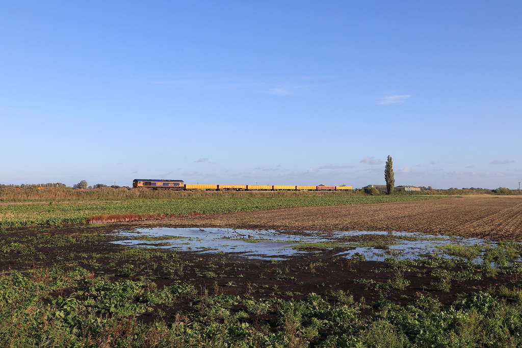 Class 66 66764 66764 approaches Wisbech Road near Manea, w… Flickr