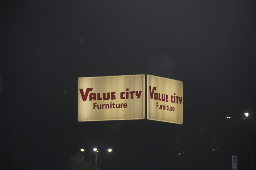 Value City Furniture Mentor, OH Picture taken 11/15/21 P… Flickr