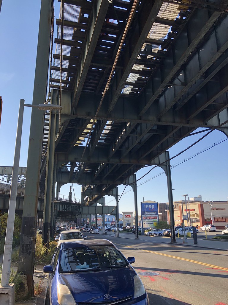 Liberty Ave el at Rockaway turnoff zacfi2000 Flickr
