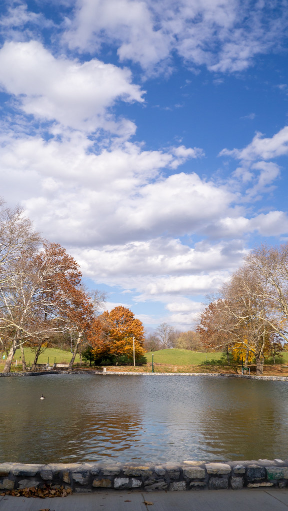P1090192A Lake (pond) at Pangborn Park, Hagerstown. www.ha… Flickr