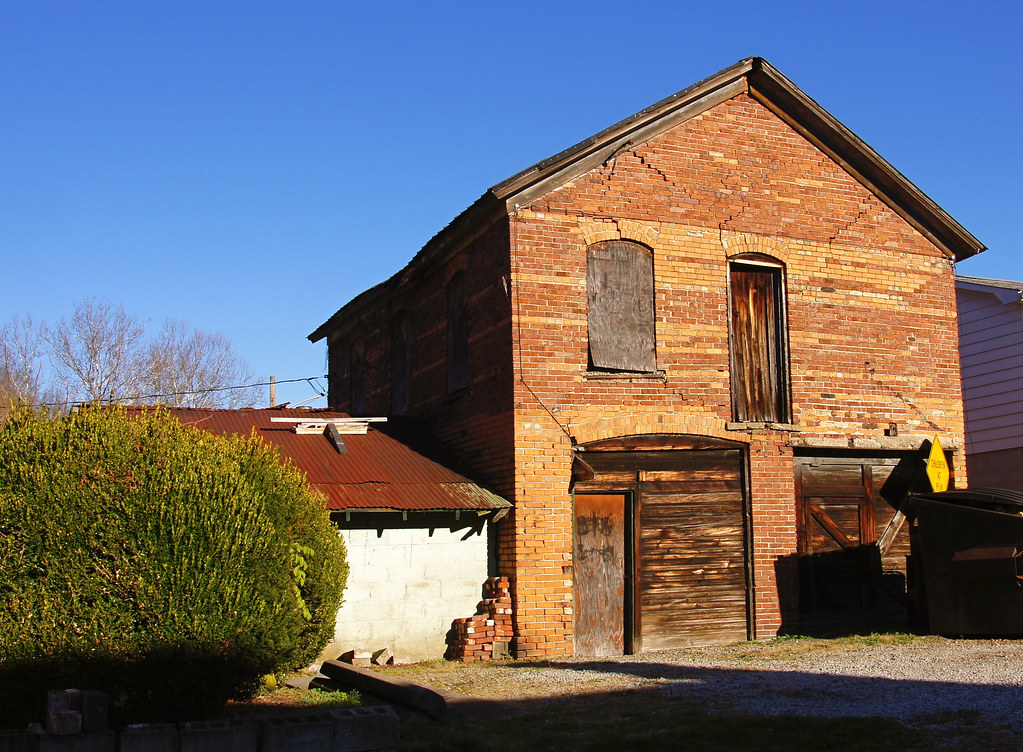 Smithton, PA Relic I have no idea what this old building w… Flickr