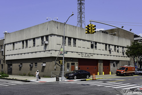 FDNY. Engine 222 Battalion 37. | 32 Ralph Ave. Brooklyn. Bui… | Flickr