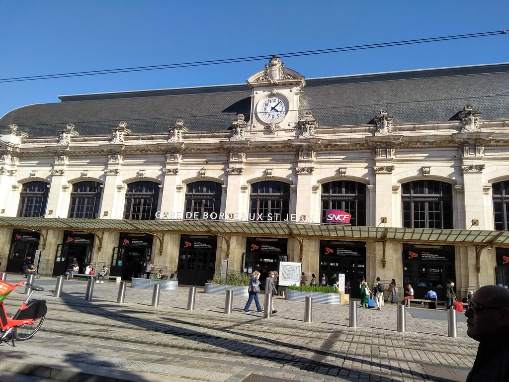 GARE DE BORDEAUX ST JEAN La gare de BordeauxSaintJean es… Flickr