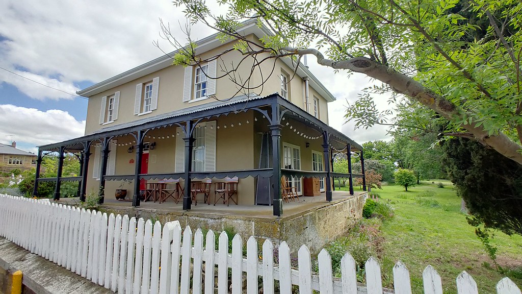 Holyrood House Oatlands Bernard Barnwell Flickr