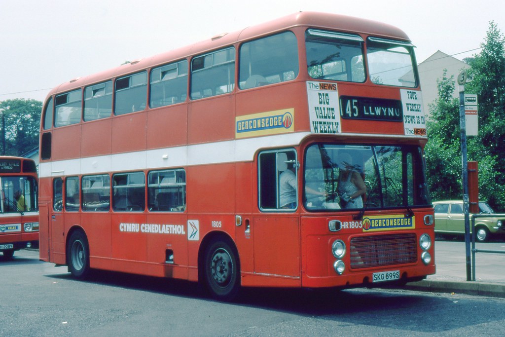 National Welsh HR1805 SKG899S Loading in Abergavenny bus s… Flickr