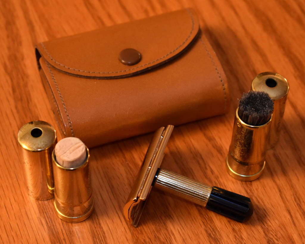 Vintage Leather ShavePak Travel Shaving Kit With A Gillet… Flickr