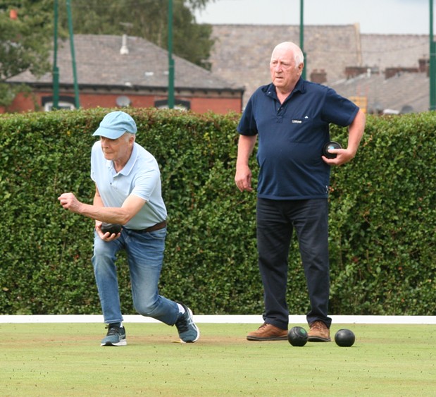 Peter Guilfoyle 9 Dave Richardson 21 Oldham Veterans Mens Bowling