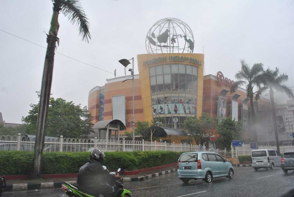 Pondok Indah Mall Setiap Gedung Punya Cerita