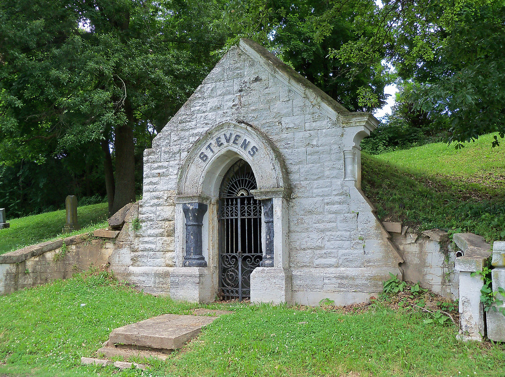 OH Zanesville Woodlawn Cemetery 4 Mausoleum at Woodlawn … Flickr