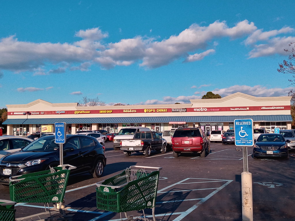 Shopping Center Near Farm Fresh (4000 Victory Blvd, Portsm… Flickr