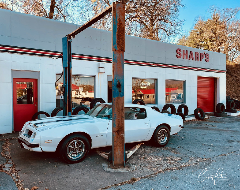 1974 Pontiac at Sharps Auto tire work CRF8 Flickr