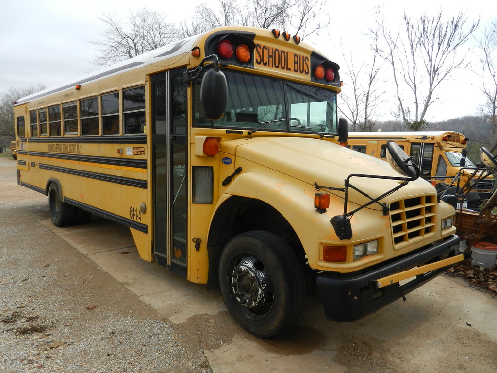 Mammoth Spring School District 2 6814 Bus lot Mammoth… Flickr