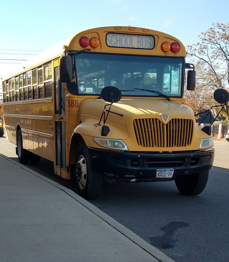 Independent Coach Corp 586 2005 IC CE 300 (DT466E) after … Flickr