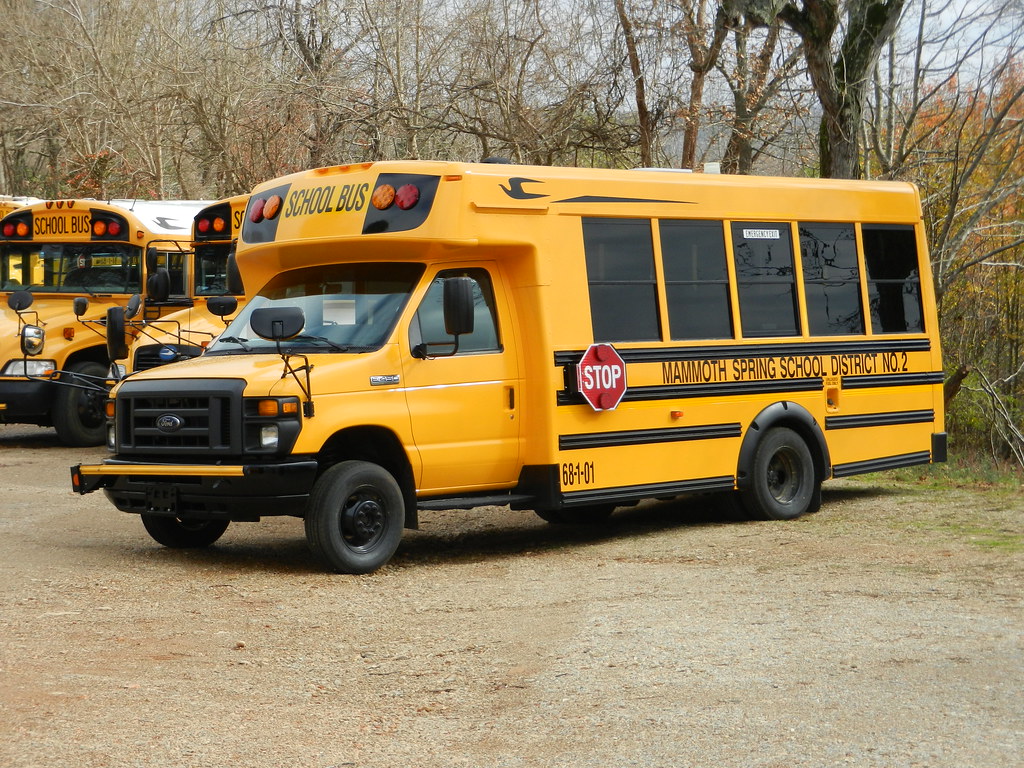 Mammoth Spring School District 2 68101 Bus lot Mammot… Flickr