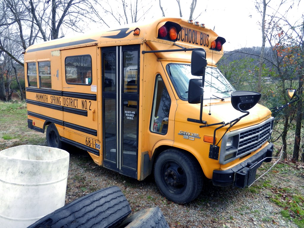 Mammoth Spring School District 2 681100 Bus lot Mammo… Flickr