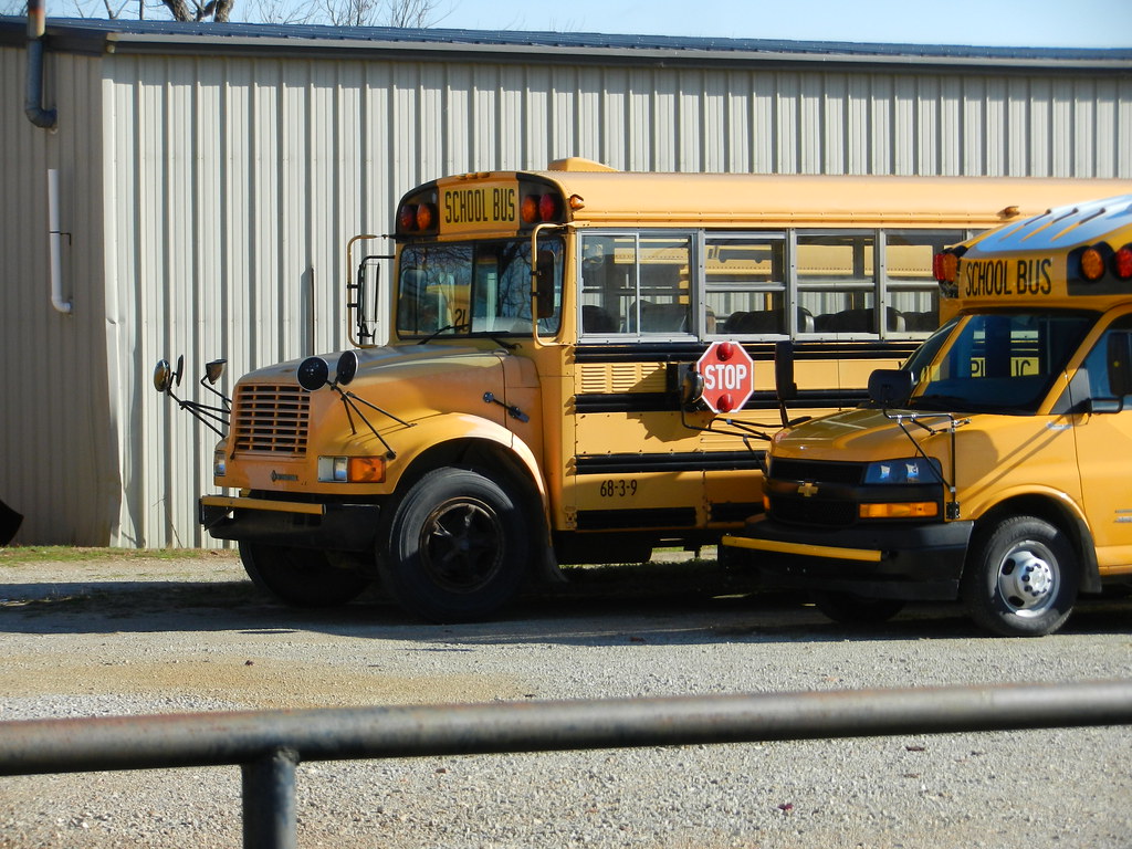 Viola Public Schools 6839 exPA (9) Bus lot Viola, AR.… Flickr