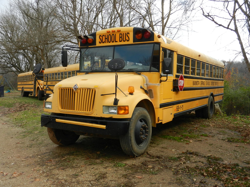 Mammoth Spring School District 2 68111 Bus lot Mammot… Flickr