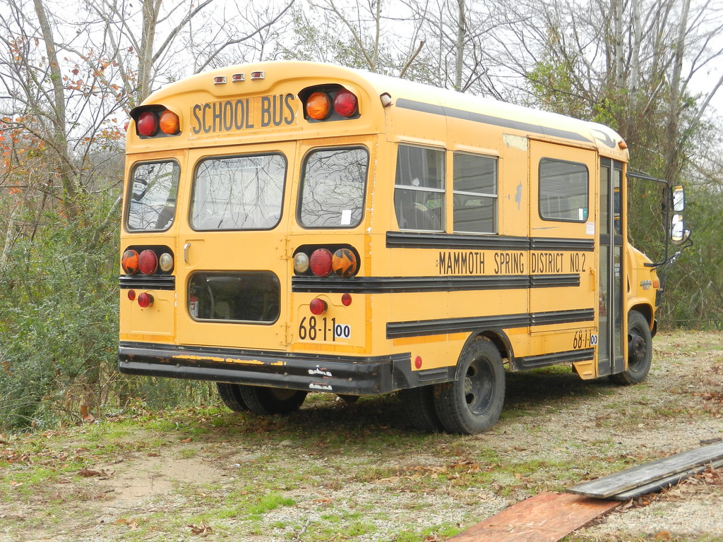 Mammoth Spring School District 2 681100 (4) Bus lot M… Flickr