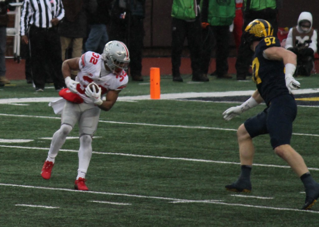 32 TreVeyon Henderson scores on 10 yard pass from C.J. St… Flickr