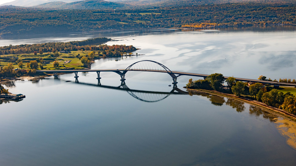 Lake Champlain Bridge 202110080992.jpg Lake Champlain B… Flickr