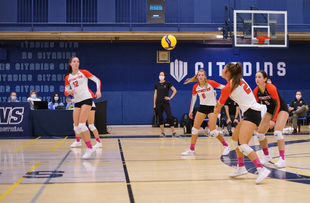Sony A99 MKII, Women's College Volleyball, Montréal, 15 Oc… Flickr