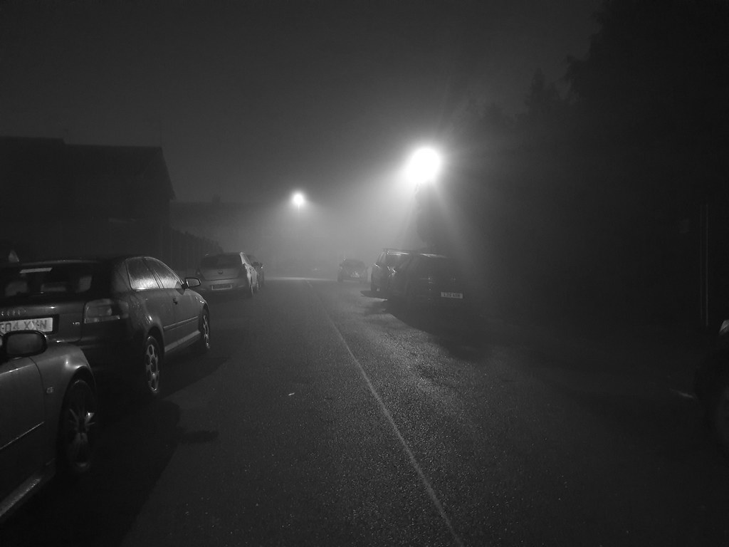 Foggy Night in East Oakhurst Avenue, East N… Flickr