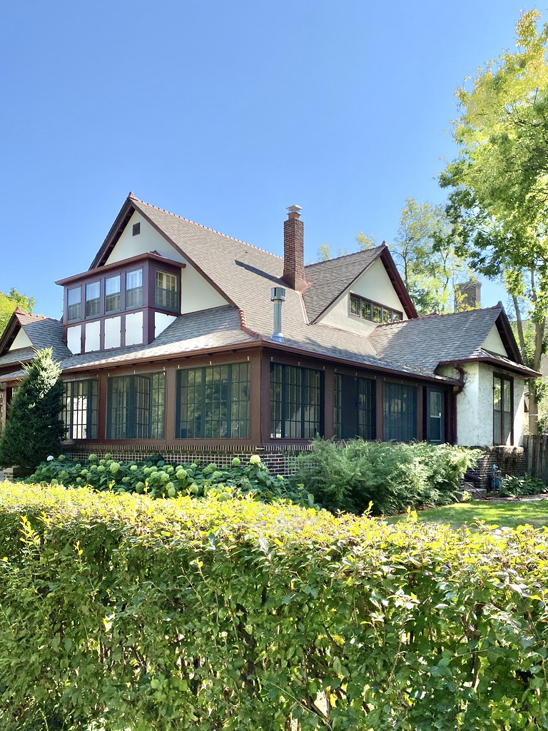 Laurel Avenue, Cathedral Hill, Saint Paul, MN Built in 188… Flickr