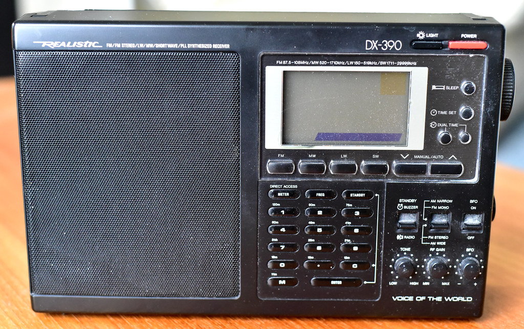 Realistic DX390 radio, 344/365, Over 30 years old. SANGEA… Flickr