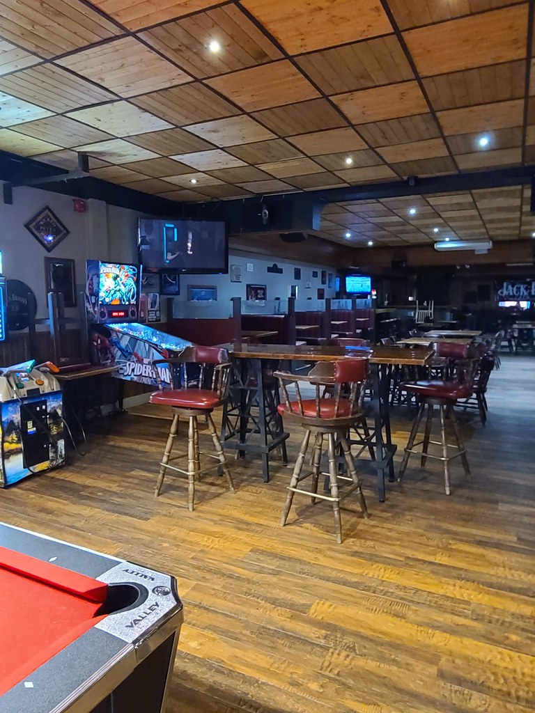 Drayton Valley Hotel (7) Drayton Valley AB, 5028 52 Ave, L… Flickr