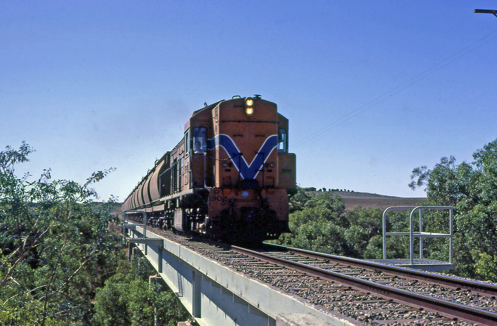 R1902 Irwin River bridge Dongara 8888transportpix Flickr