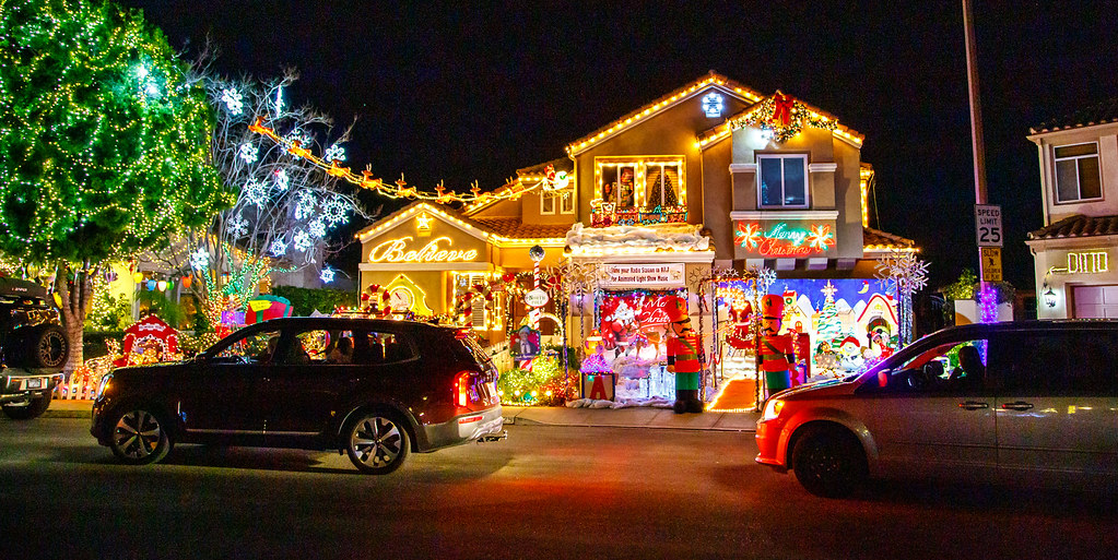Moorpark LIghts Dec. 17, 2021 Holiday Lights on dozens of… Flickr