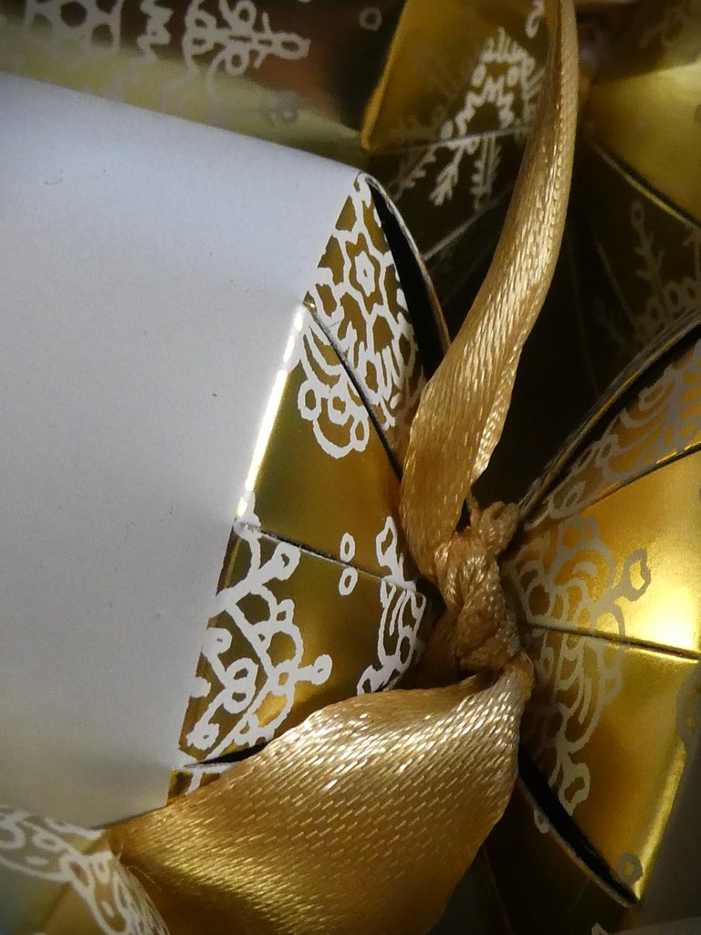 Christmas Cracker Tradition In 1847, a confectioner called… Flickr