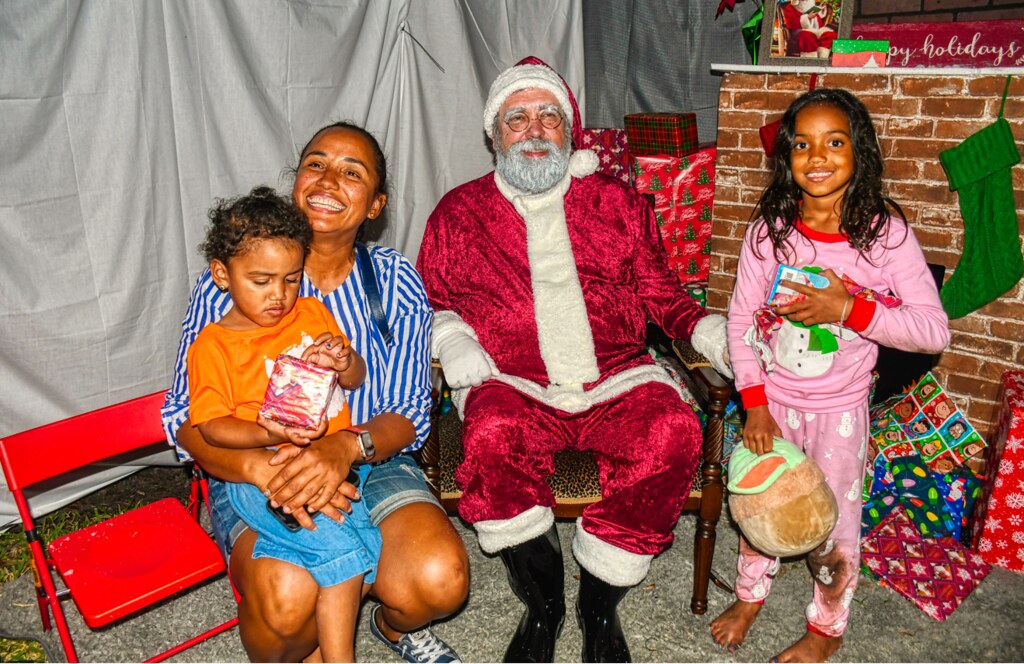 santa60 Turtle Creek Christmas Holiday Celebration Turtle Creek