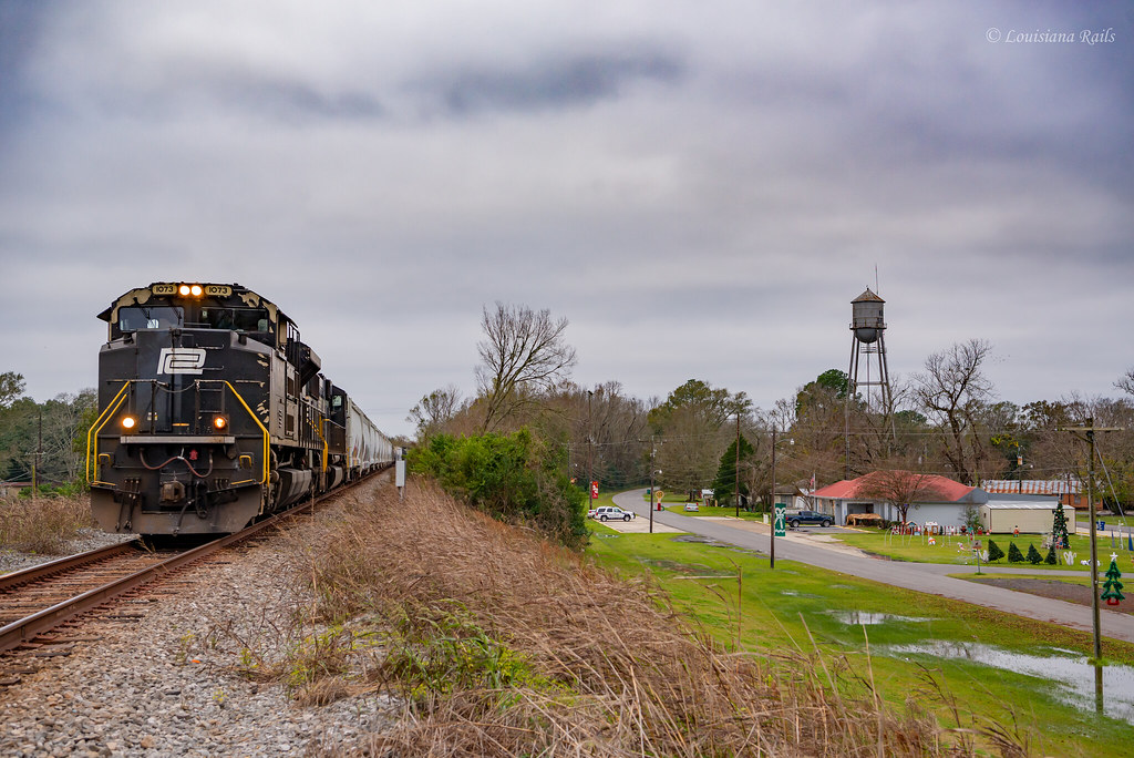 NS 1073 / Krotz Springs, LA AGLI approaches the intercosta… Flickr
