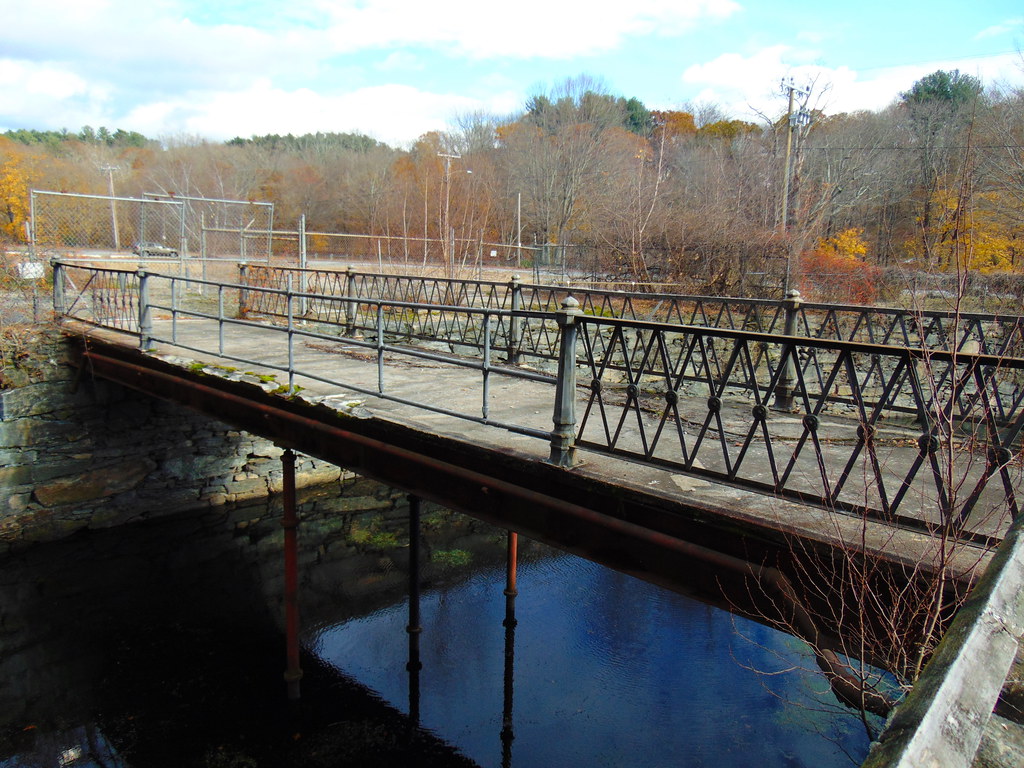 North Grosvenordale Mill (Thompson, Connecticut) JJBers Flickr